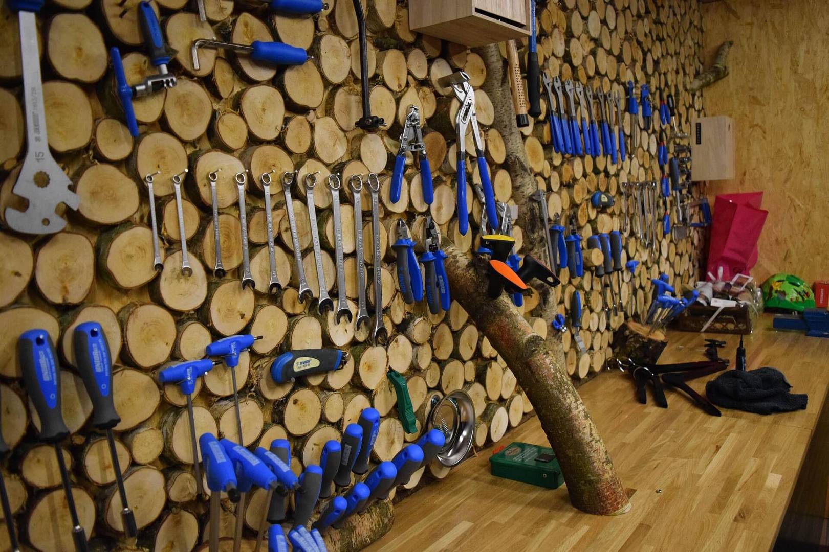 solutii-alternative-organizare-scule-atelier.jpg